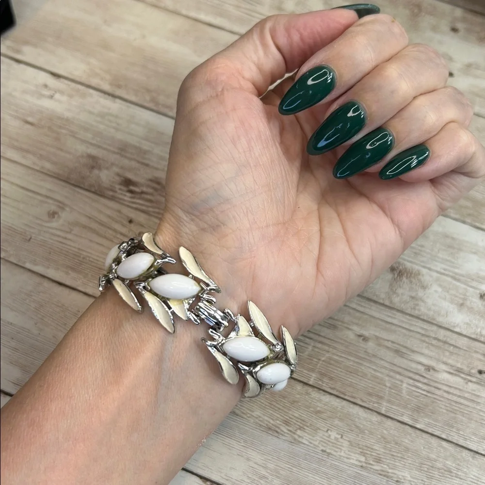 Vintage Milk Glass Bracelet By the Brand ART